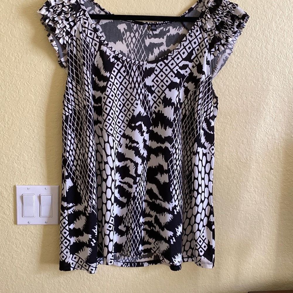 Pretty Black and Cream Print Blouse , Size 2X